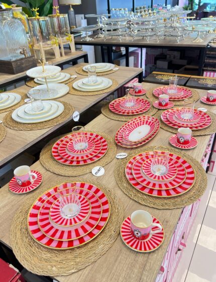 28 Parça Pink Candy Kahvaltı Servis Sunum Setleri
(KURABİYE ve 3 LÜ KAYIK DAHİL)