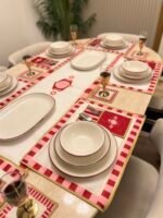 26 PARÇA ** KIRMIZI ŞERİTLİ  **PORSELEN  YEMEK TAKIMI.. - Görsel 2