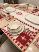 26 PARÇA ** KIRMIZI ŞERİTLİ  **PORSELEN  YEMEK TAKIMI..