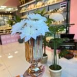 AYAKLI BAL ÇİZGİLİ CAM VAZO + 1 Demet Çiçek