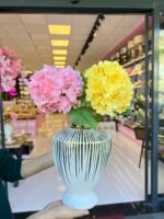 Beyaz Avangart Model Vazo (Çiçek Aranjman dahil değildir )