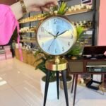 Ayaklı Eskitme Tripot Masa Saati- İçi Beyaz