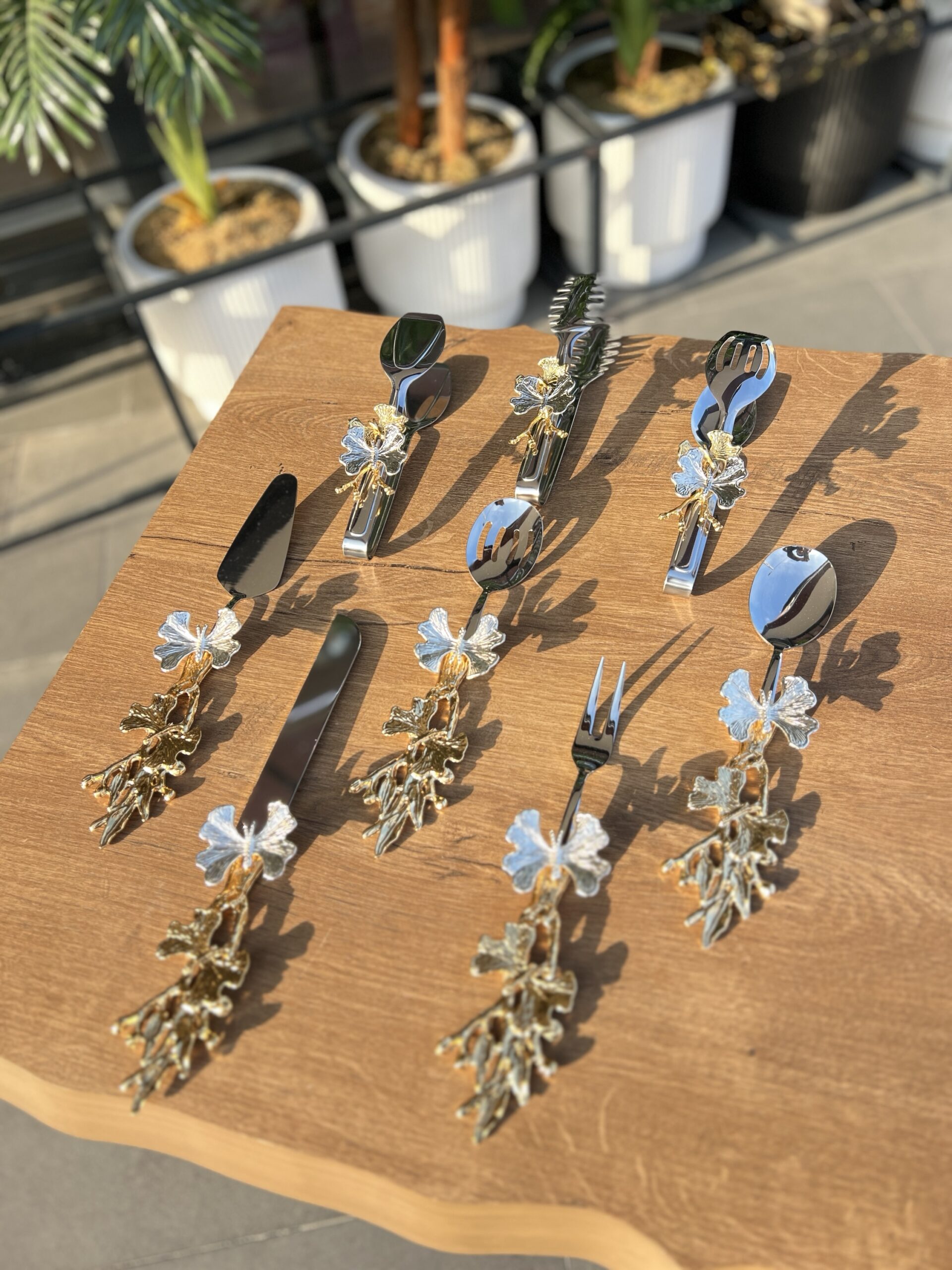 img_9520-2 8 Parça AVANGARDE Gümüş Kelebekli Servis ve Maşa Seti - Görsel 1