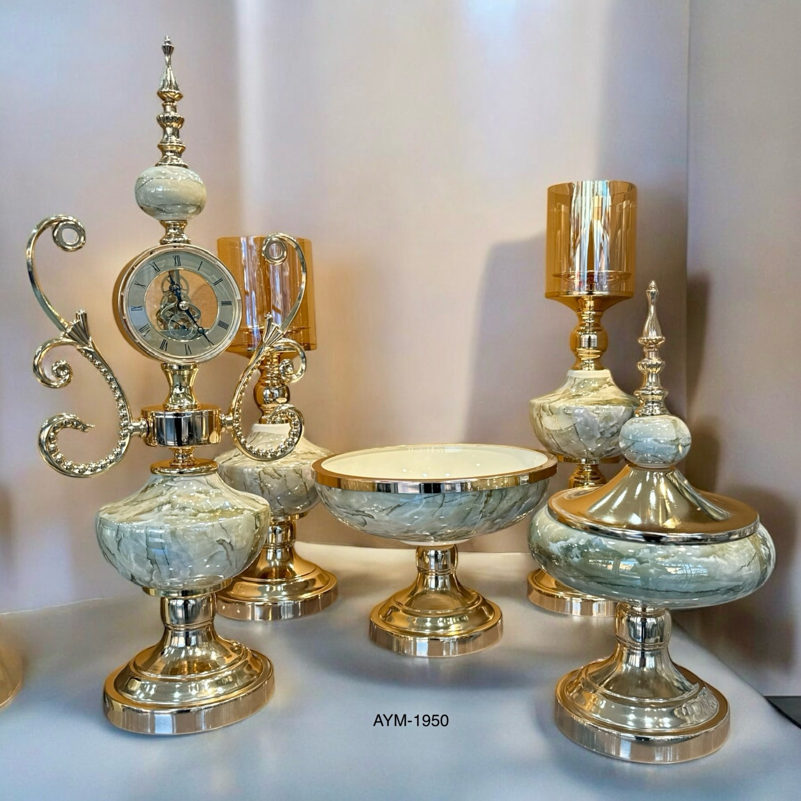 be1ee759-8230-41e8-8719-17f9c051f5db Saatli Model Gold Salon Konsol Seti - Görsel 1