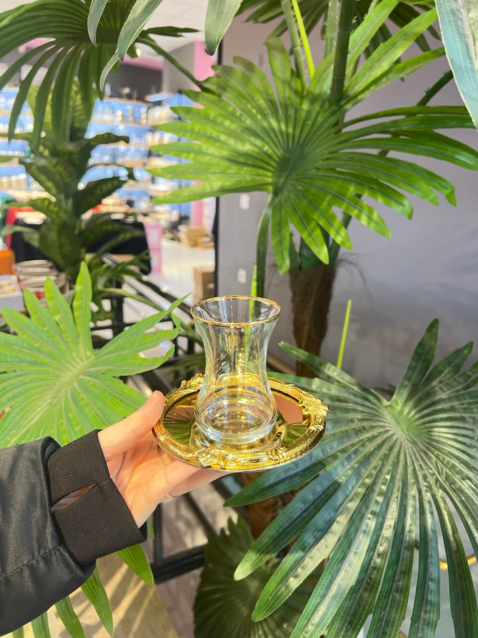 img_3508 6 Kişilik Döküm Çay Takımı - Görsel 1