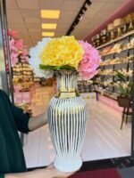 Beyaz Avangart Model Vazo (Çiçek Aranjman dahil değildir ) - Görsel 2