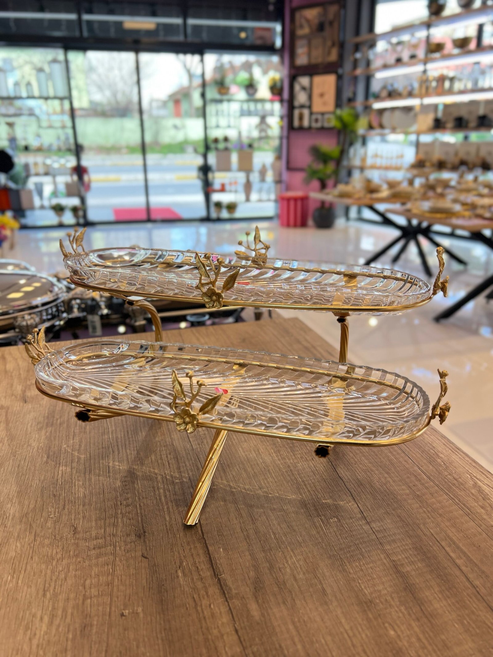 img_5361-2 2 Katlı Standlı Cam Sunumluk - Görsel 1