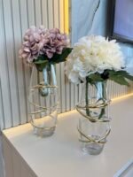 Gold Şeritli 2’Li Vazo ve 2 Arajman Çiçek