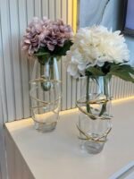 Gold Şeritli 2’Li Vazo ve 2 Arajman Çiçek - Görsel 2