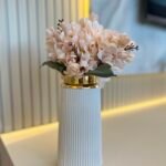 Gümüş Detaylı Uzun Vazo *+ 1 Demet Arajman