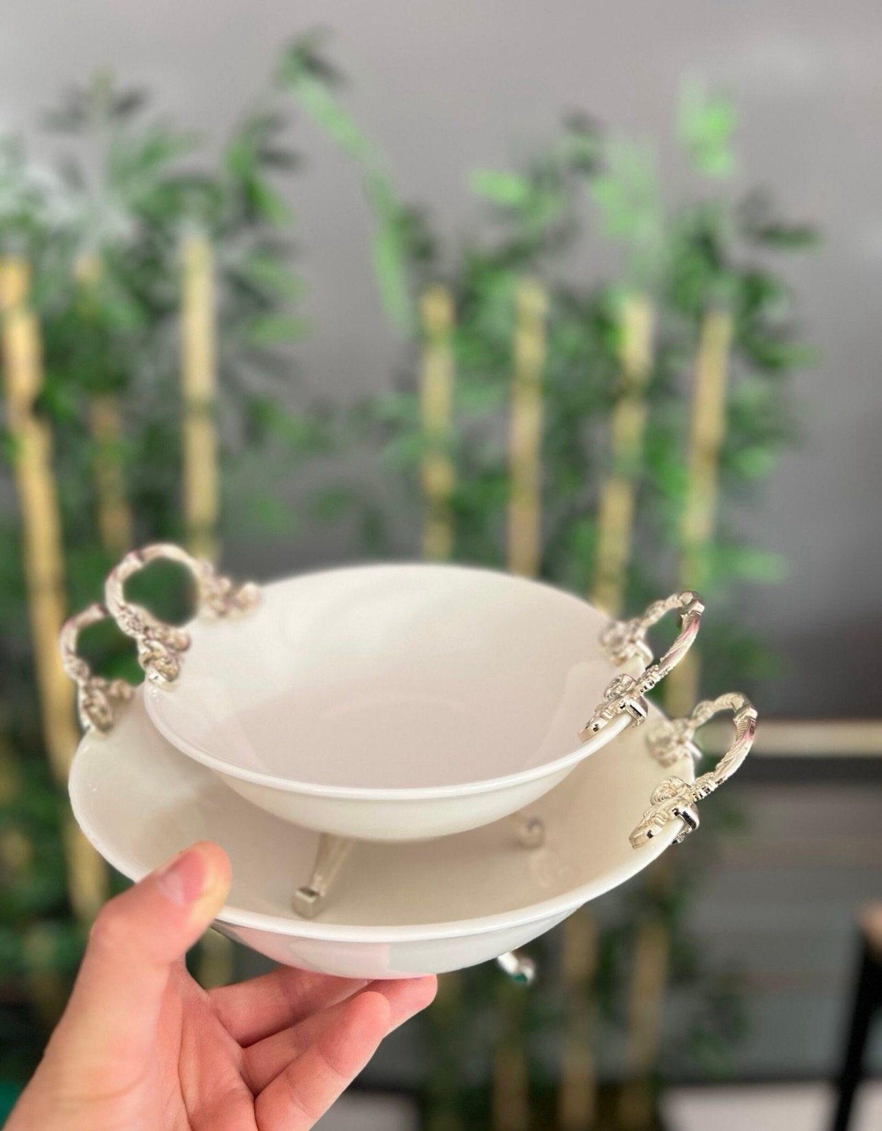 screenshot-293 2`Lİ GÜMÜŞ KUPLU AYAKLI SALATA KASESİ GOLD **23 cm - Görsel 1