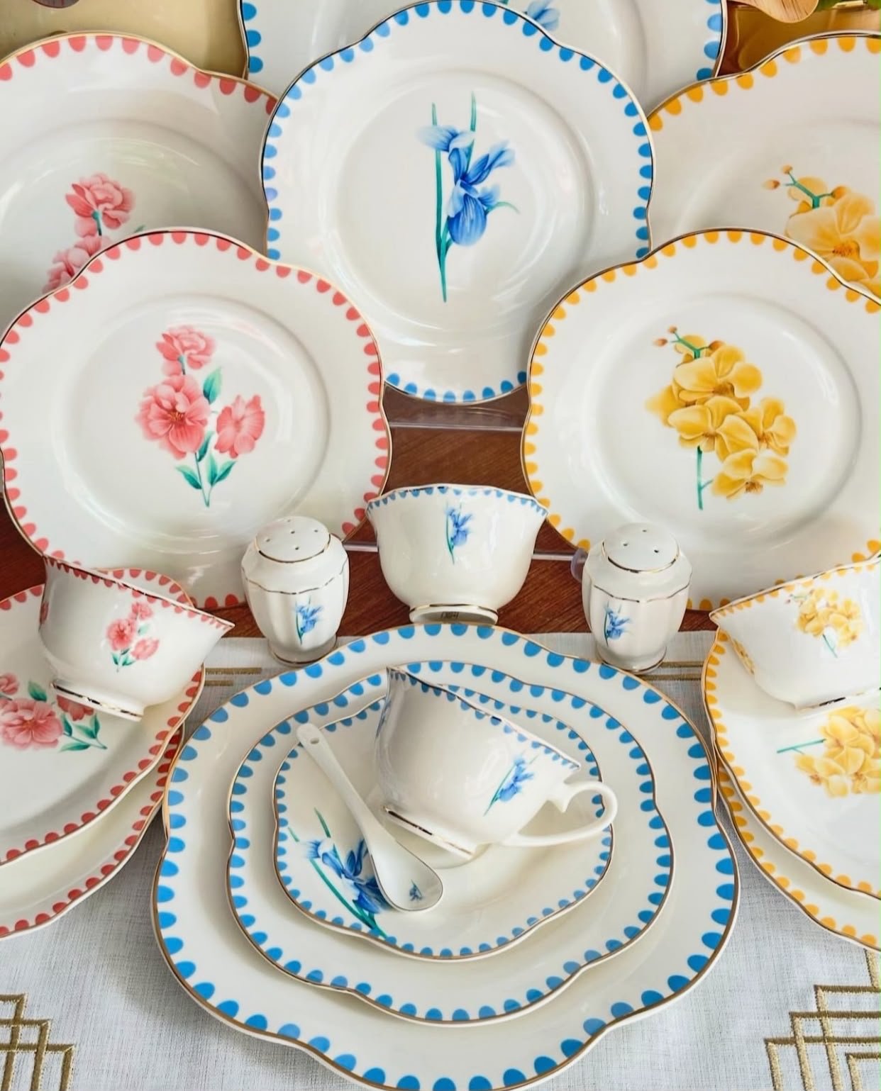 ad470b02-7d8d-4725-921a-038c77d6696c 42 Parça FLOWERS Kahvaltı Takımı IRK2250 - Görsel 1